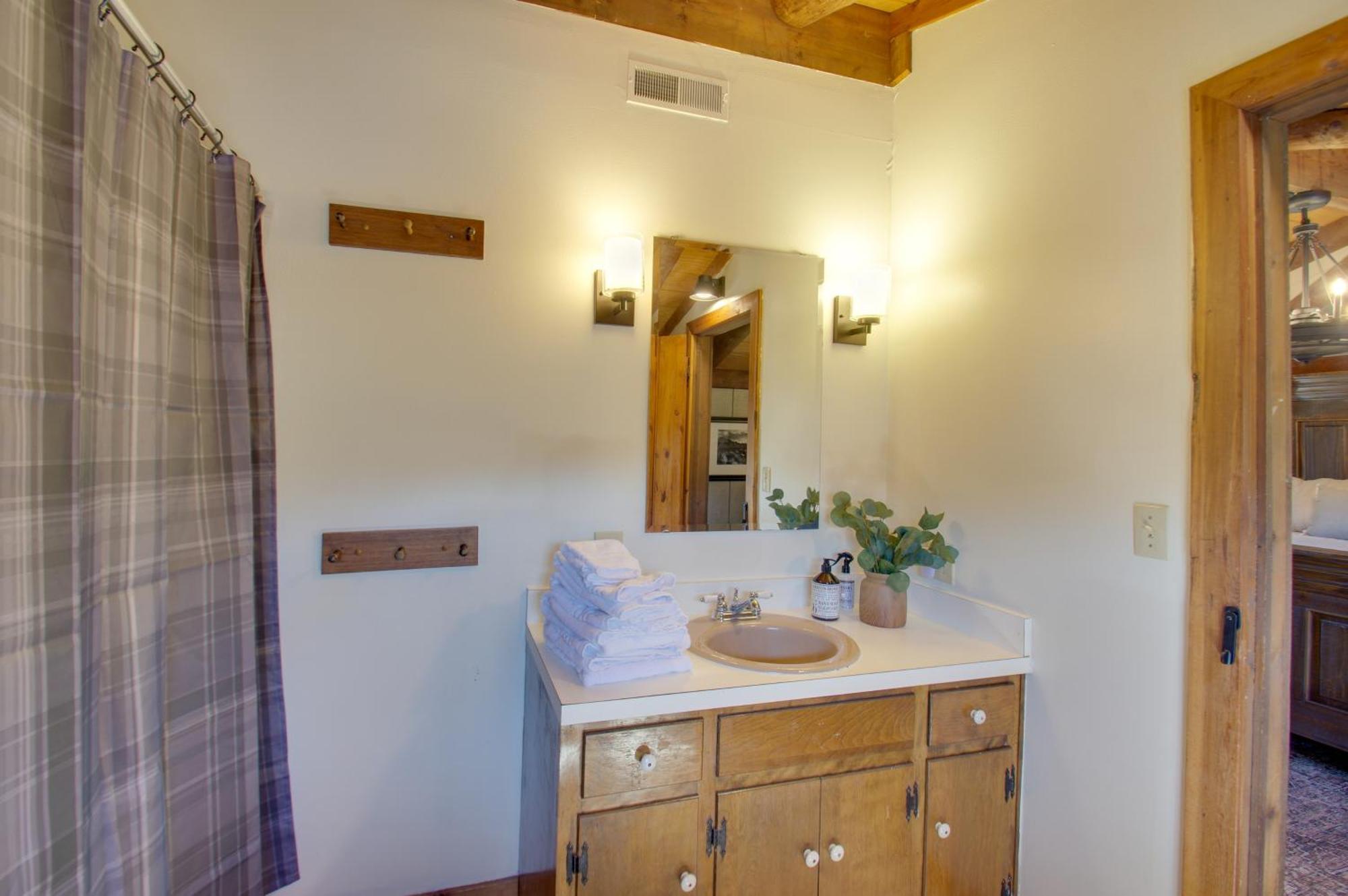 Cozy Log Cabin Getaway With Fire Pit And 3 Acres! Ruckersville Екстериор снимка