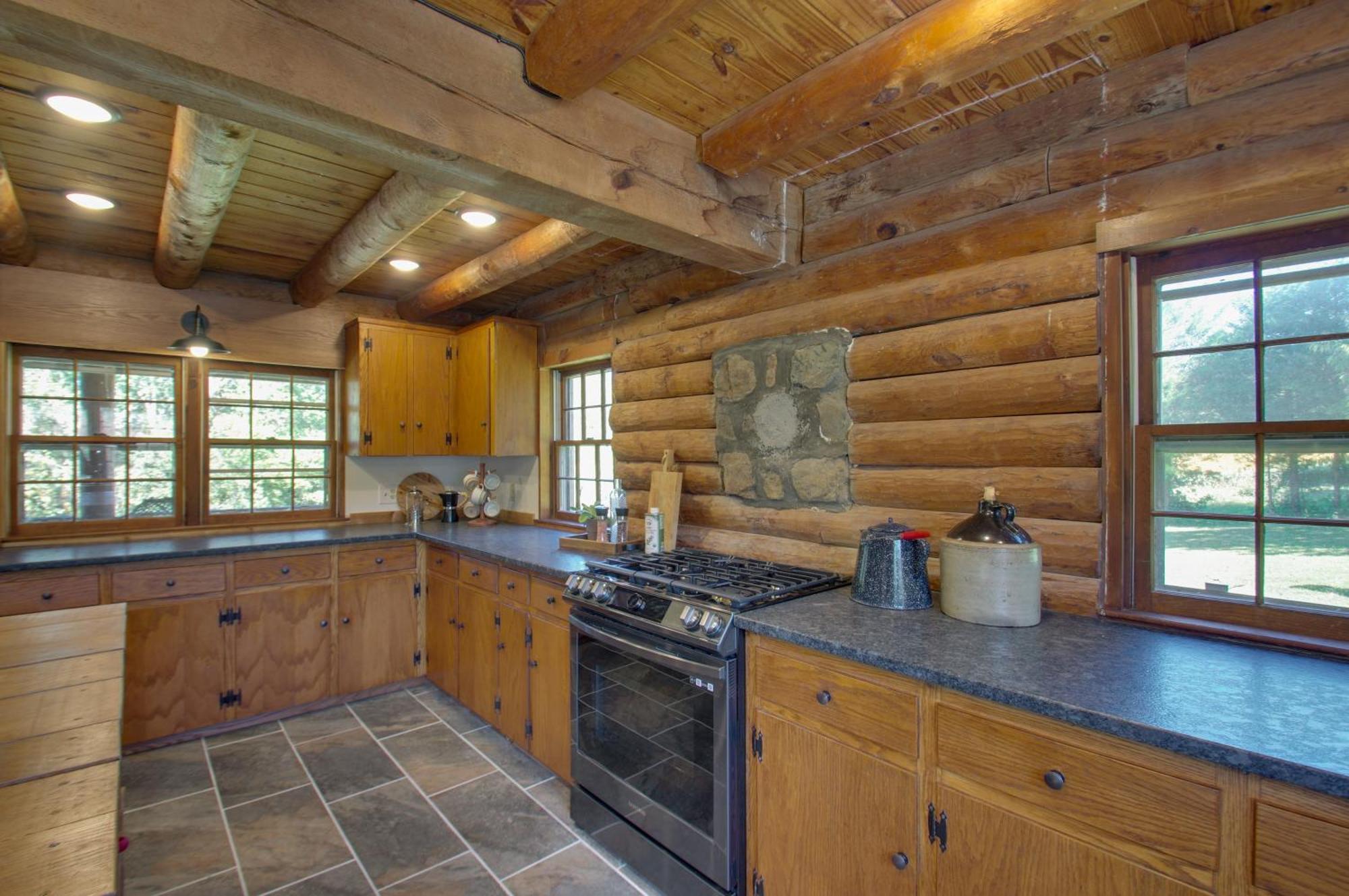 Cozy Log Cabin Getaway With Fire Pit And 3 Acres! Ruckersville Екстериор снимка