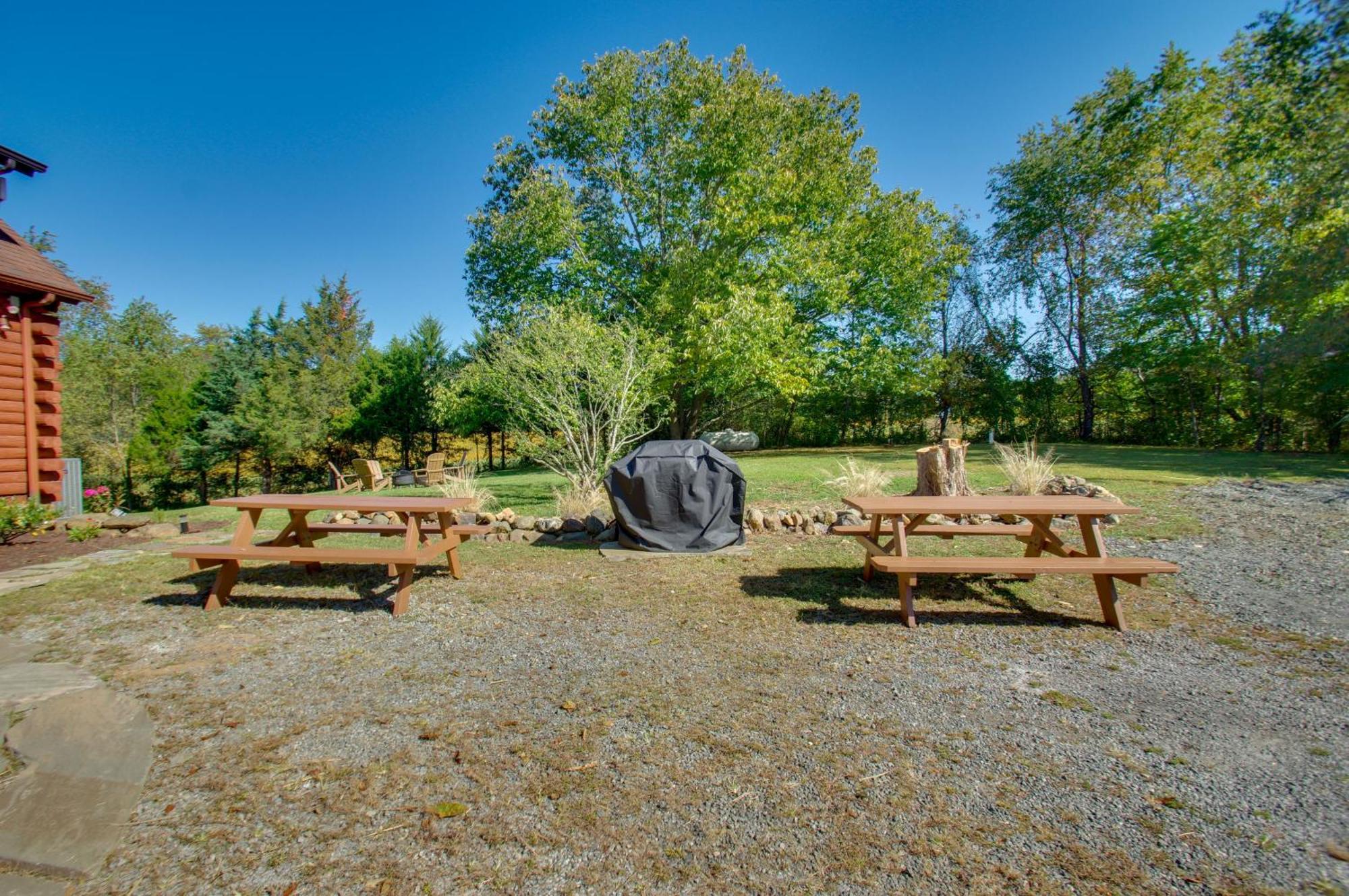 Cozy Log Cabin Getaway With Fire Pit And 3 Acres! Ruckersville Екстериор снимка